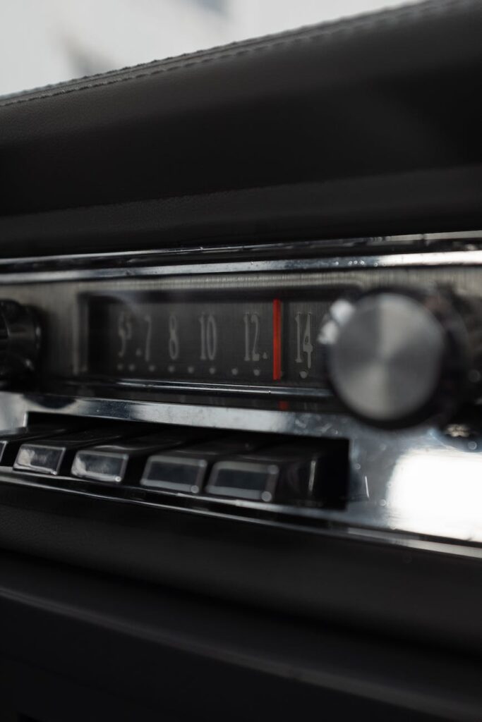 black and silver car stereo